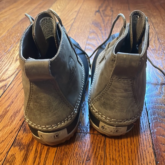 Sorel rain boots, Size 6 - Picture 4 of 6